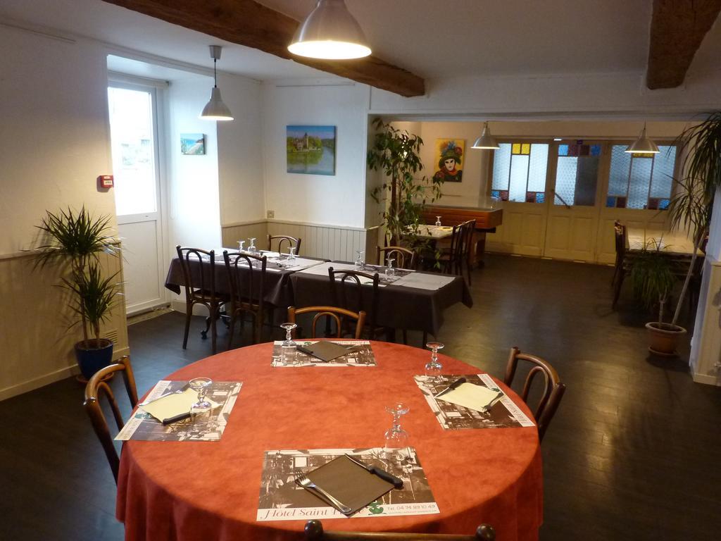 Hotel Saint Pierre Les Sauvages  Zewnętrze zdjęcie