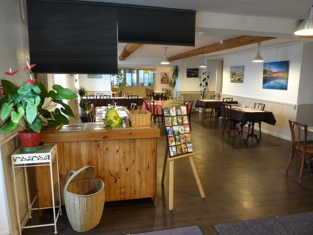 Hotel Saint Pierre Les Sauvages  Zewnętrze zdjęcie