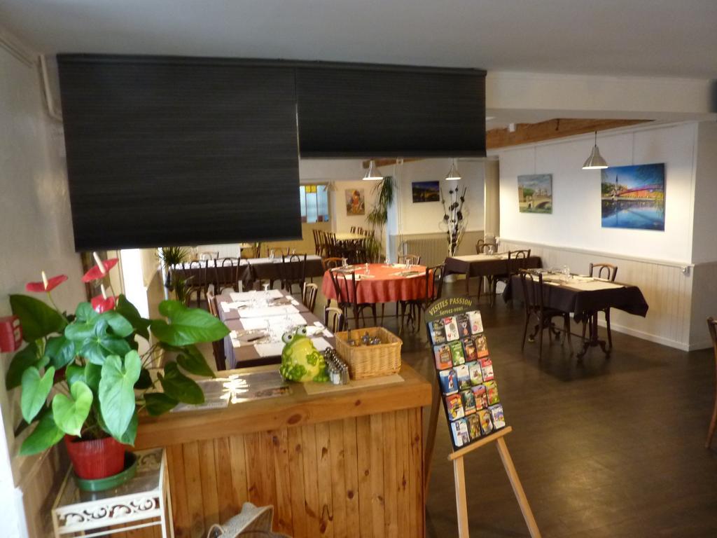 Hotel Saint Pierre Les Sauvages  Zewnętrze zdjęcie