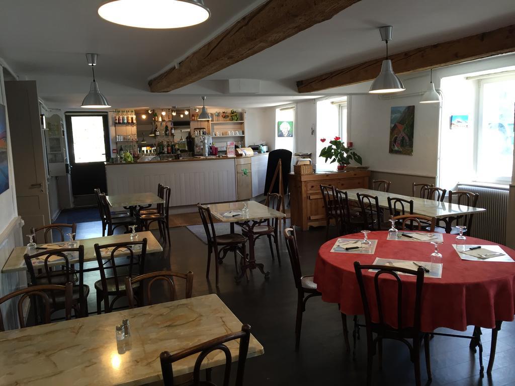 Hotel Saint Pierre Les Sauvages  Zewnętrze zdjęcie